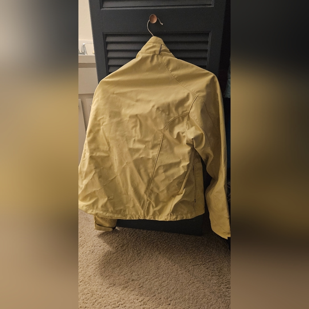 Yellow Jacket - Picture 2 of 3
